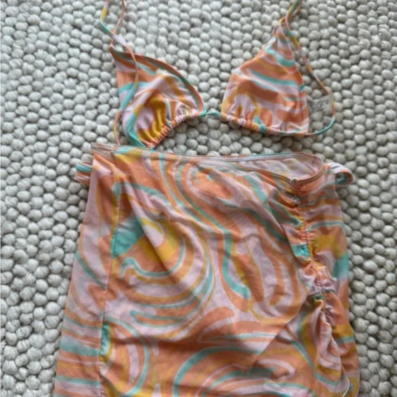 SHEIN Multicolor Swirl Bikini - Picture 2 of 5